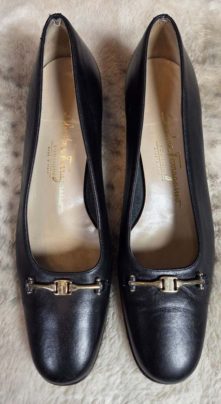 Salvatore Ferragamo Gancini Black Leather Pumps Heels Women’s 8AA Italy